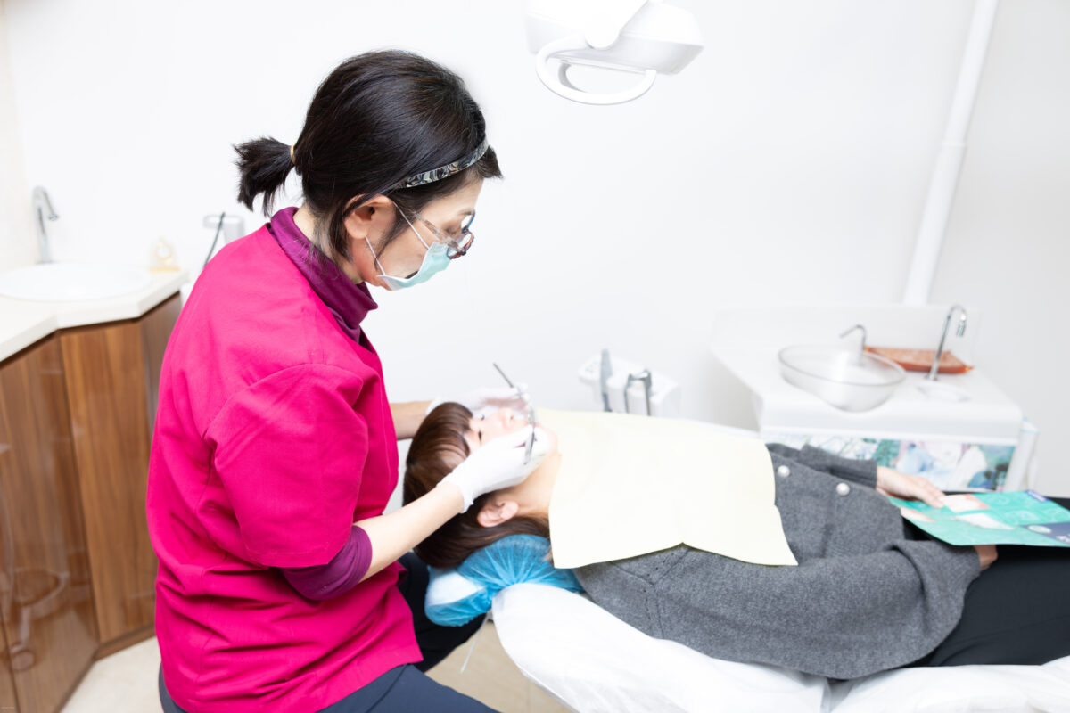 渋谷の女医（女性歯科医師）がいる歯医者で新しい、針を使わない麻酔